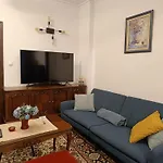 City Centre Stylish Apartament With Private Backyard