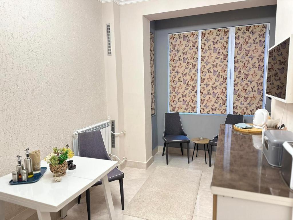 Centre Stylish With Private Backyard Apartament *